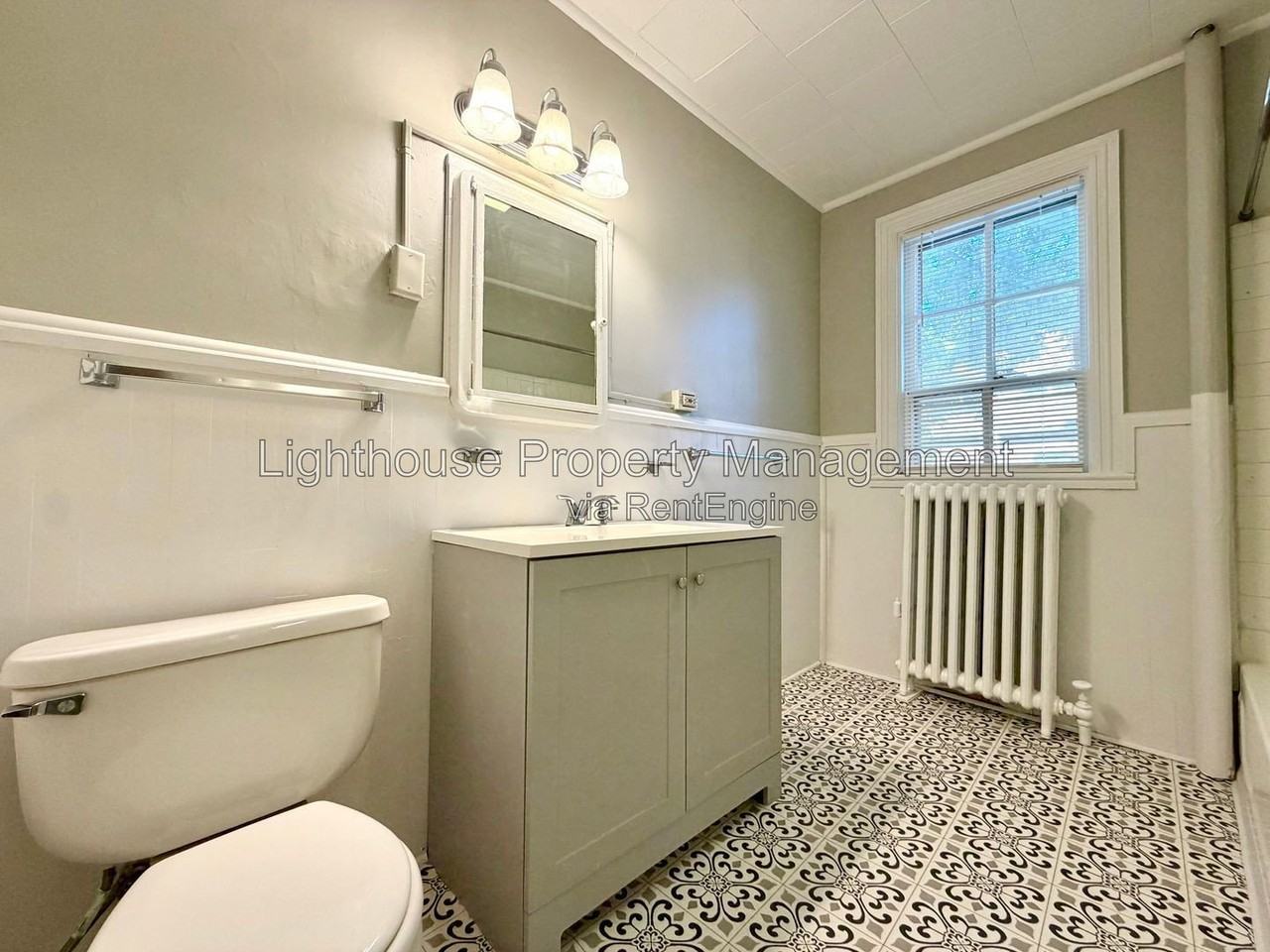 63 College Ave Ne - Photo 3 of 17