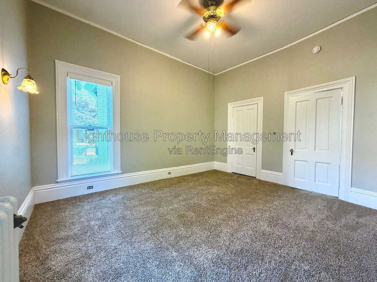 63 College Ave Ne - Photo 7 of 17