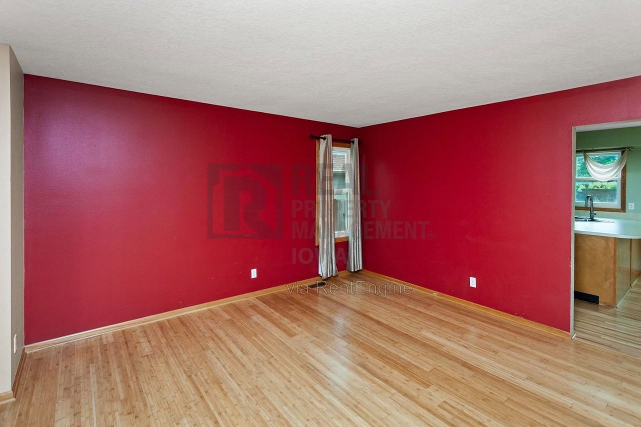 8912 Highland Oaks Dr - Photo 3 of 30