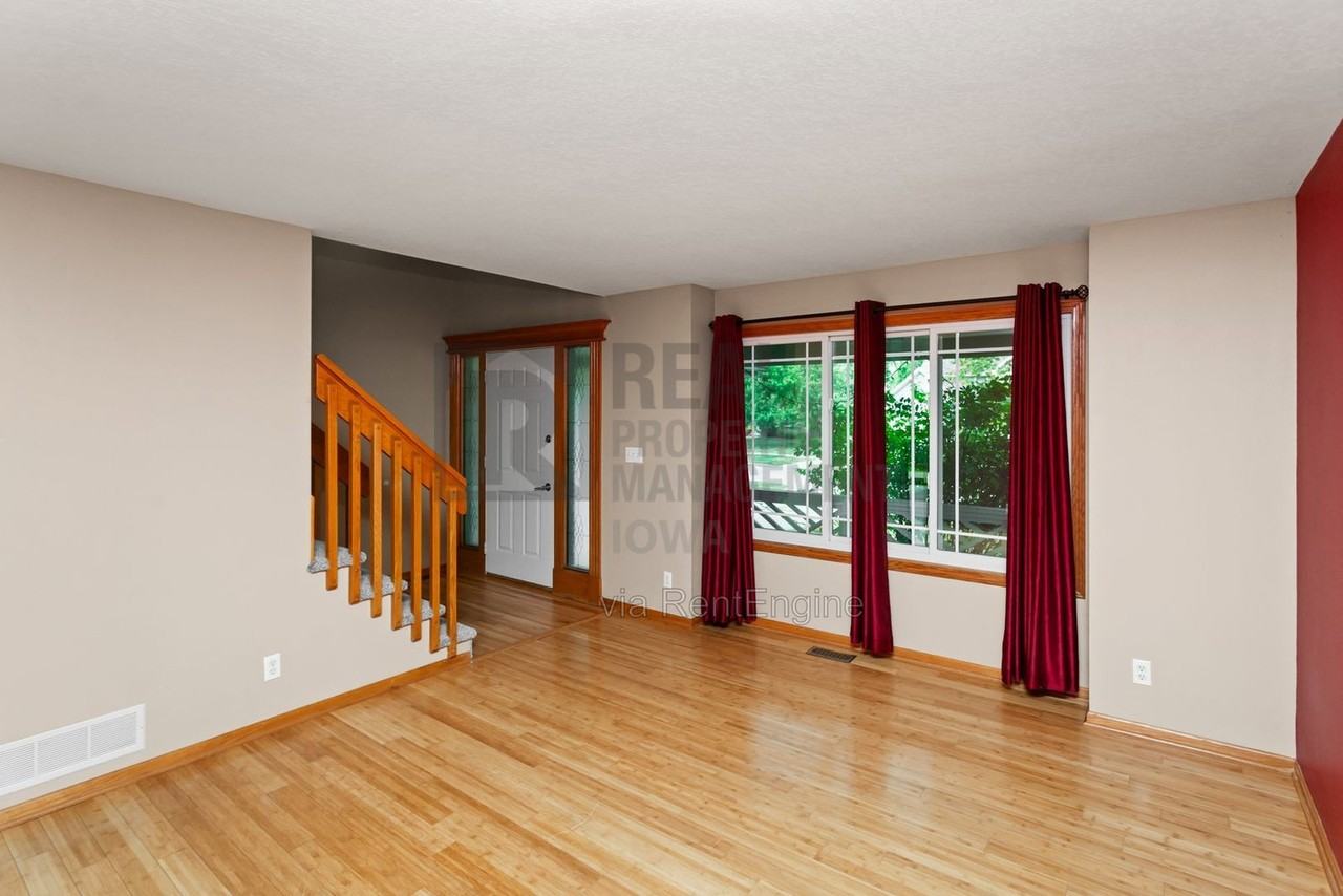 8912 Highland Oaks Dr - Photo 5 of 30