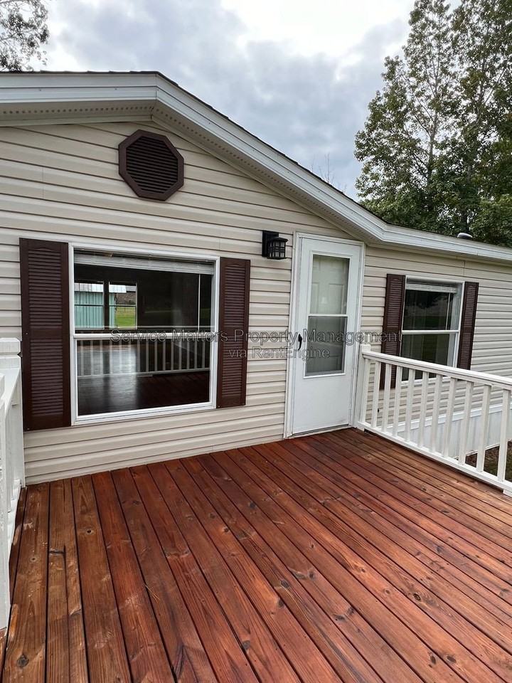 8006 Malone Rd - Photo 2 of 36