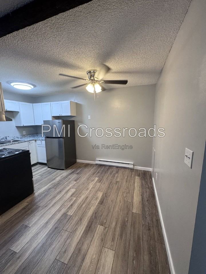 1560 20th St #7 - Photo 3 of 20