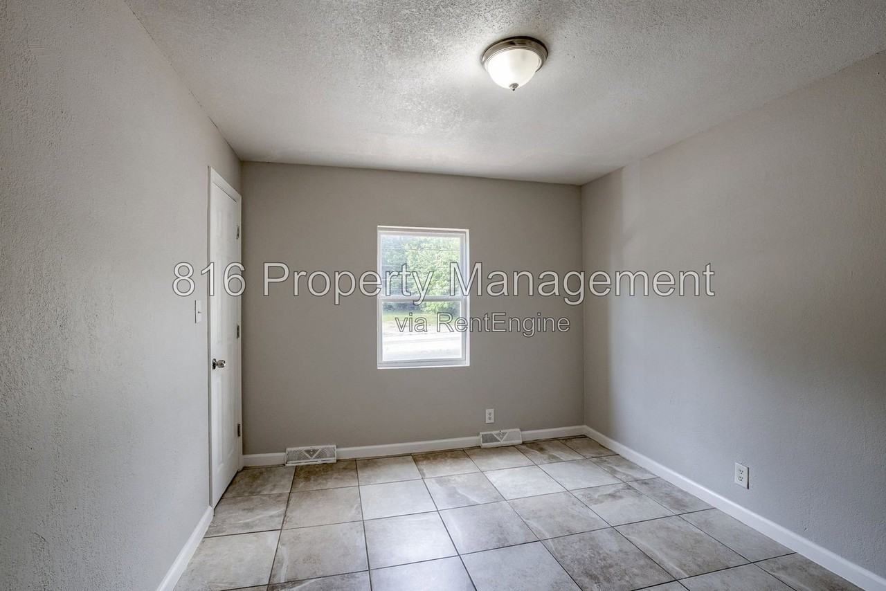 8718 Winner Rd - Photo 3 of 21
