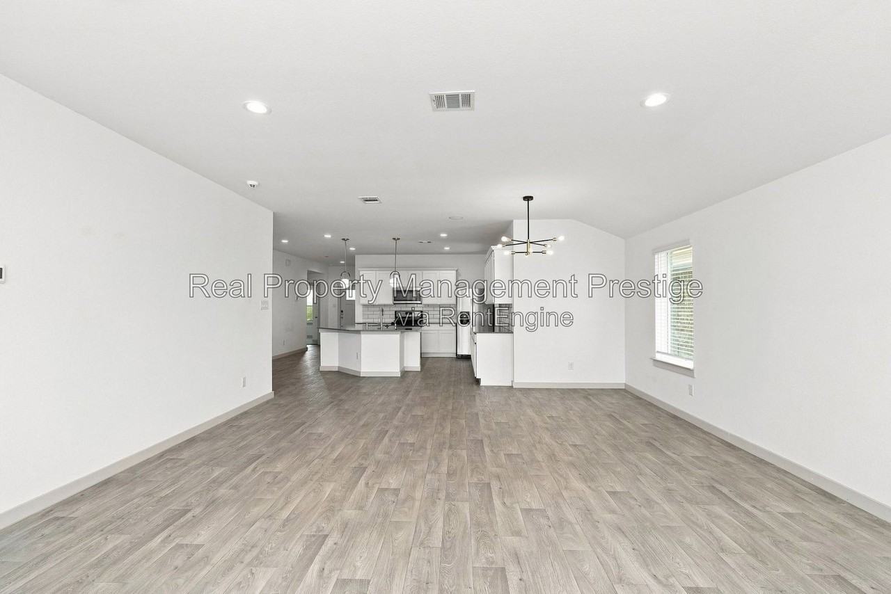 1826 Plantation Pl - Photo 4 of 15