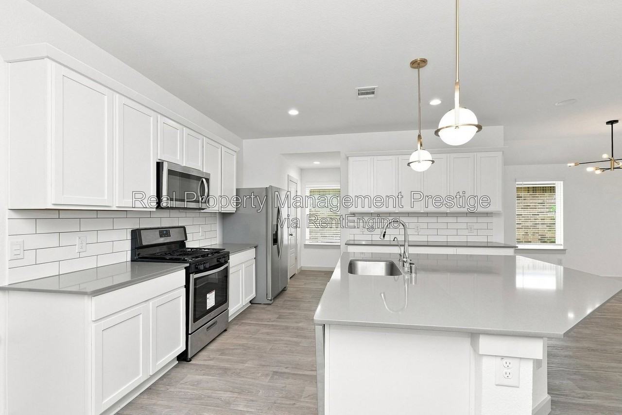 1826 Plantation Pl - Photo 5 of 15