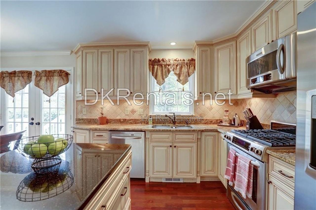 4492 Coventry Way Ne - Photo 6 of 20