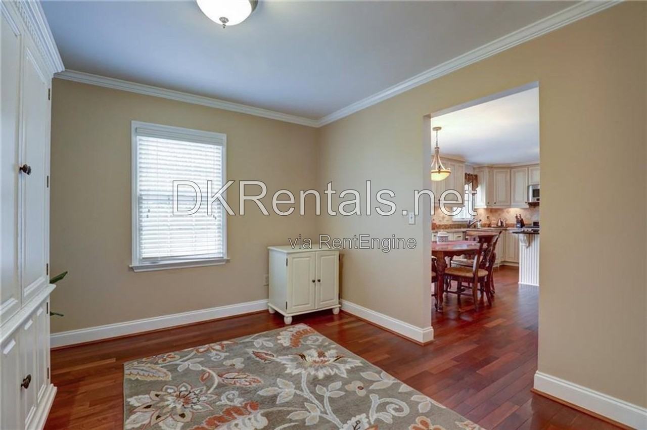 4492 Coventry Way Ne - Photo 7 of 20