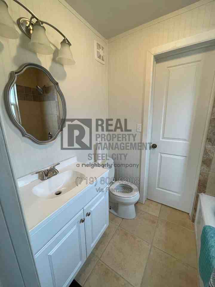 1119 Jackson St - Photo 7 of 13