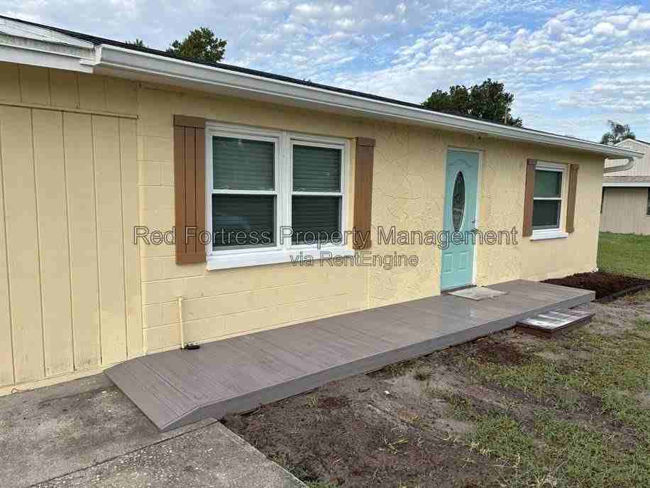 26515 Angelica Rd - Photo 2 of 9
