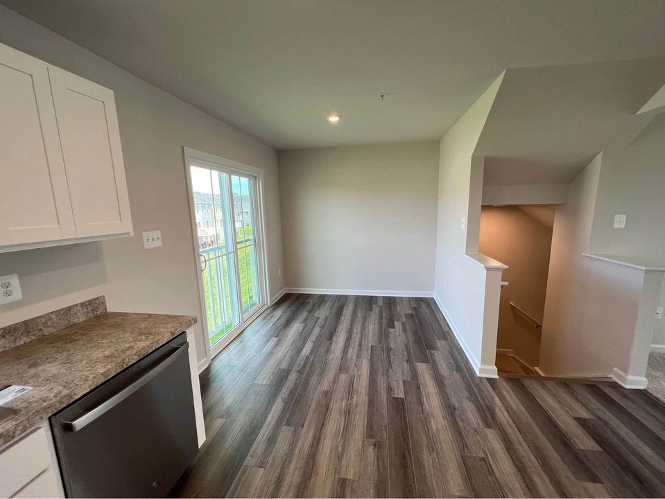 115 Butterfield Ave - Photo 2 of 24
