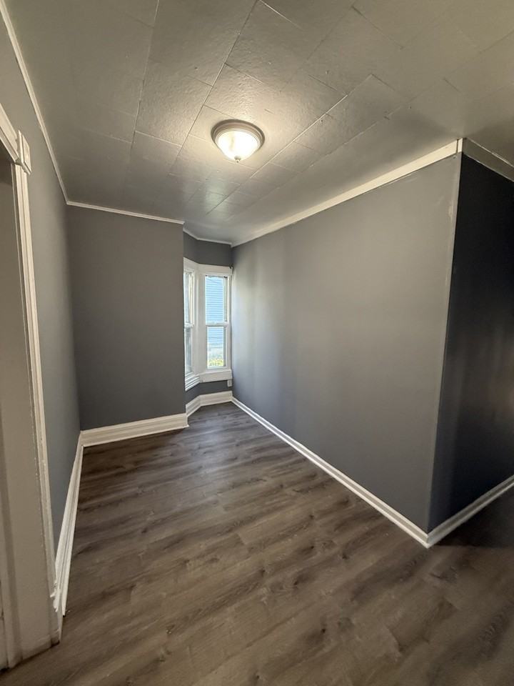 215 Jefferson St - Photo 2 of 6