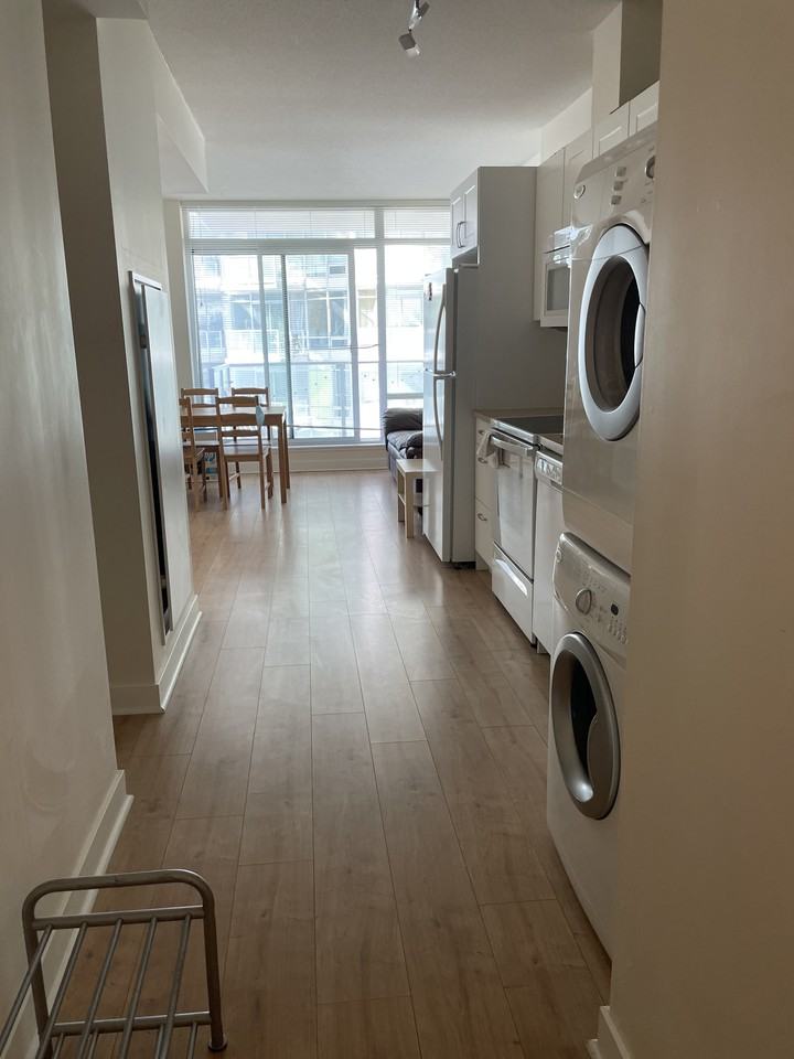 10 Brentwood Common - Photo 5 of 14