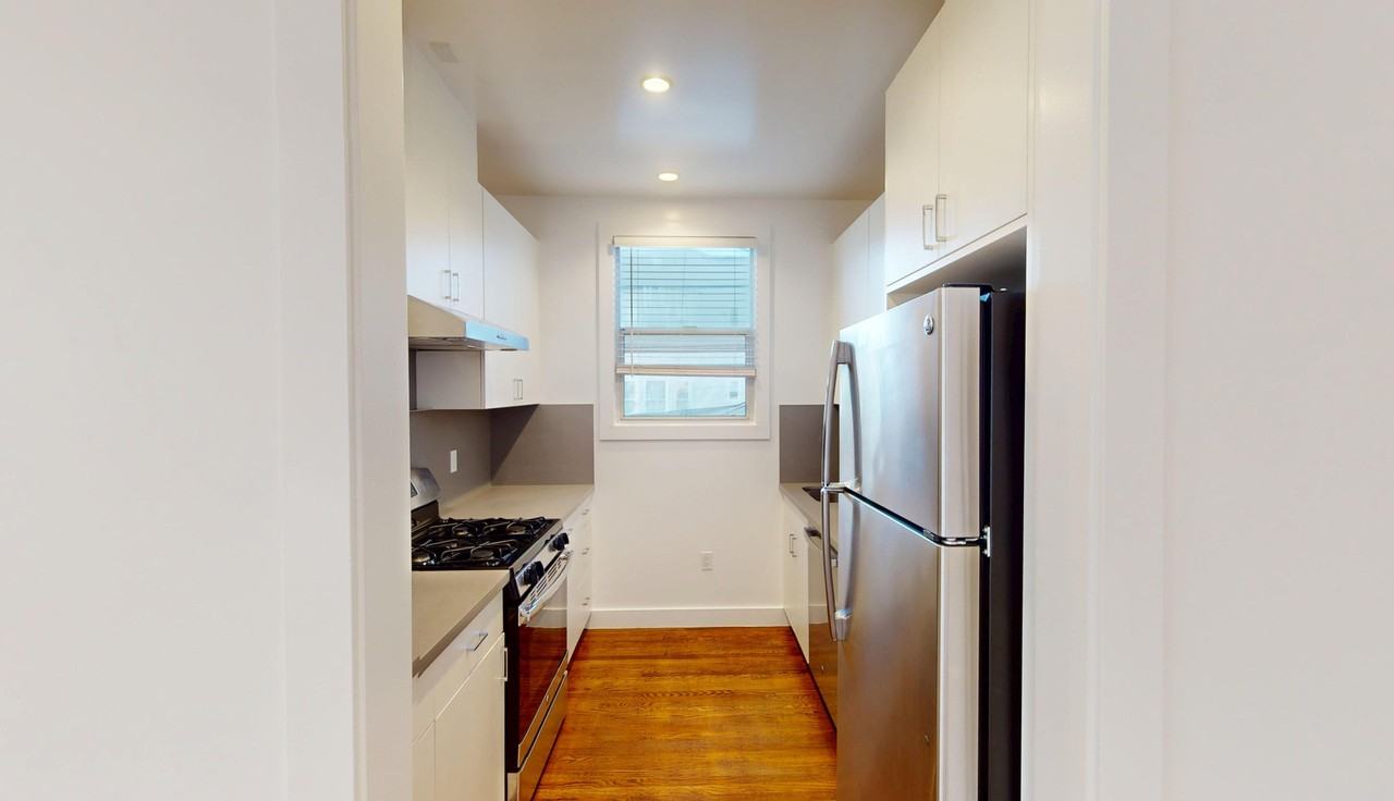 1690 North Point Street - Photo 4 of 23