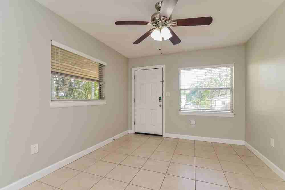 132 Alder Ave - Photo 3 of 16