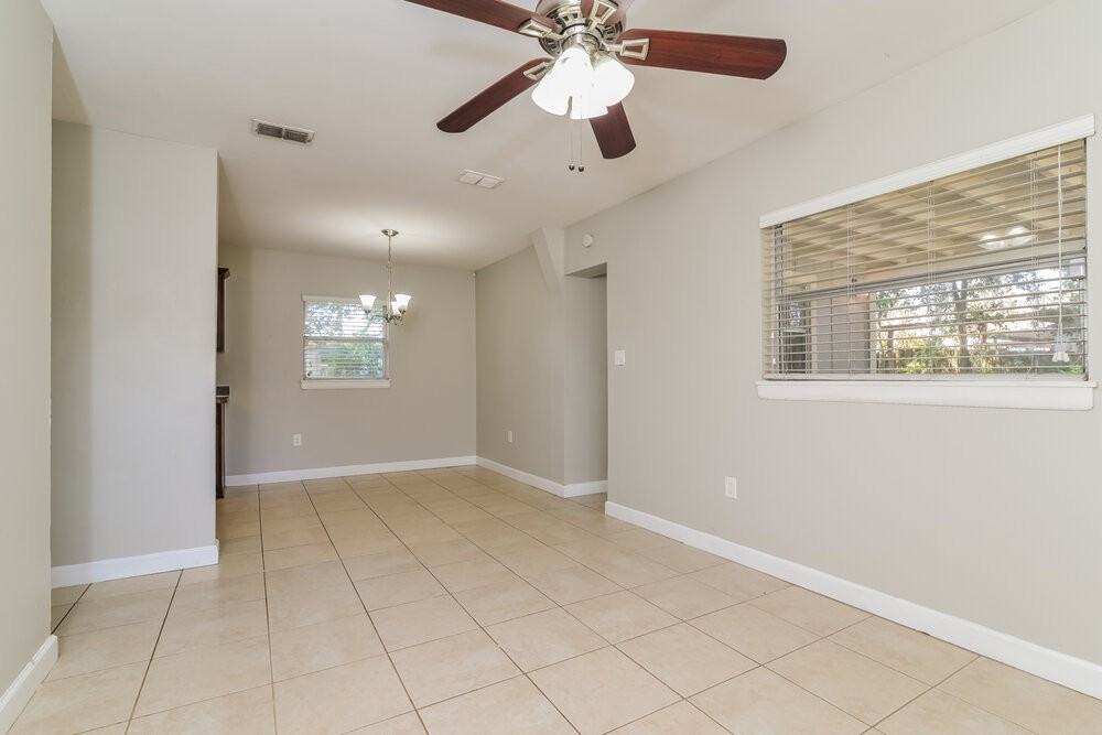 132 Alder Ave - Photo 4 of 16