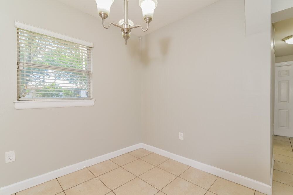 132 Alder Ave - Photo 5 of 16