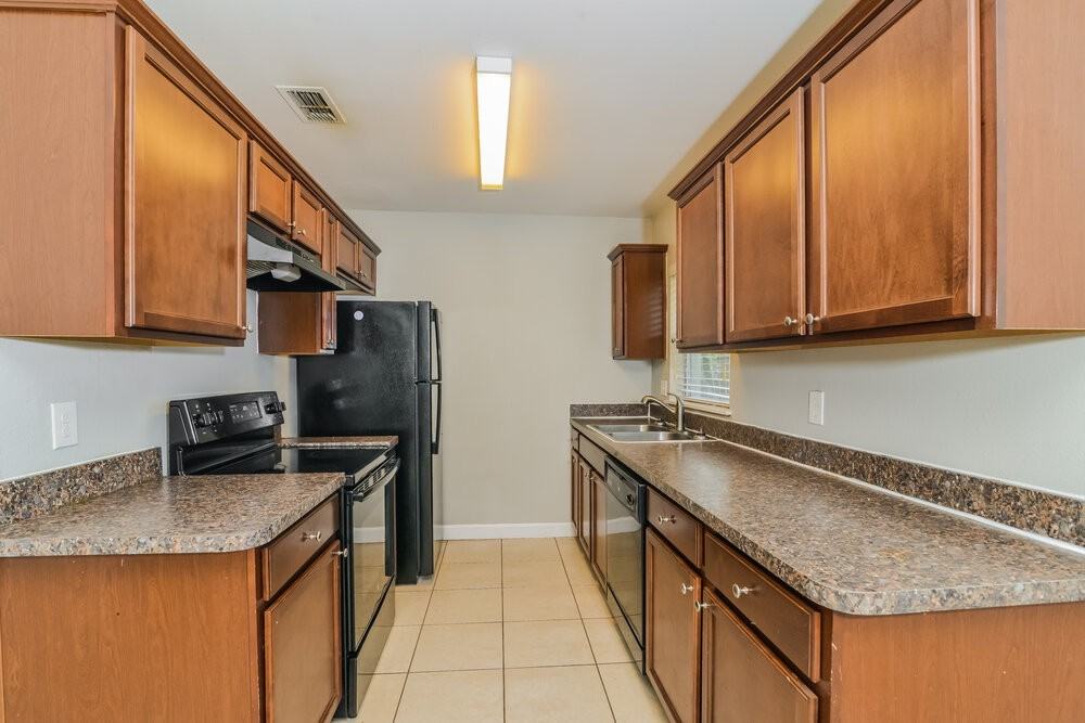 132 Alder Ave - Photo 6 of 16