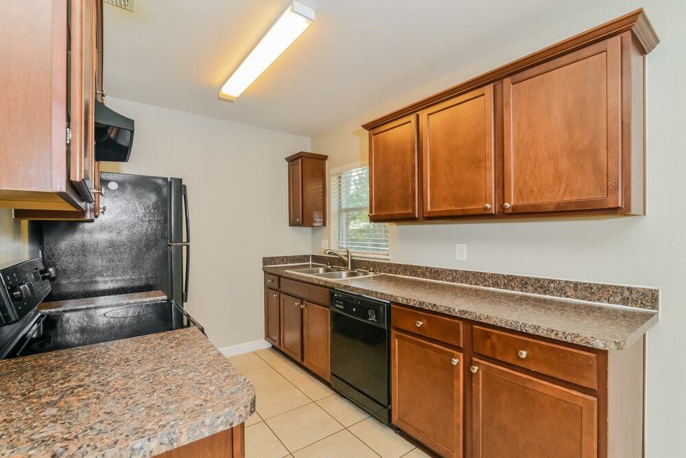 132 Alder Ave - Photo 7 of 16