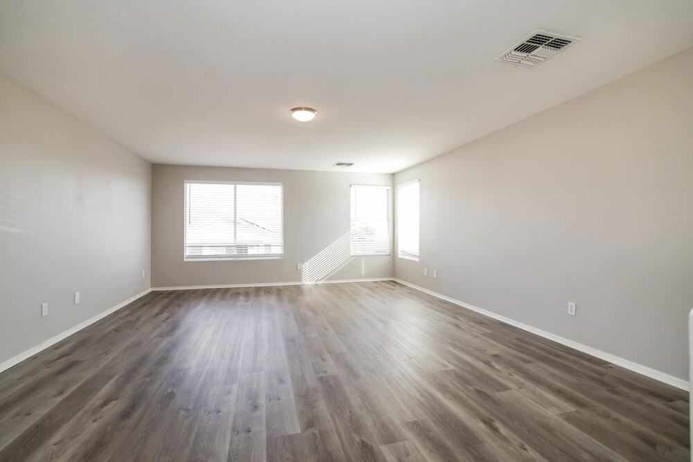 21940 W Casey Ln - Photo 5 of 20