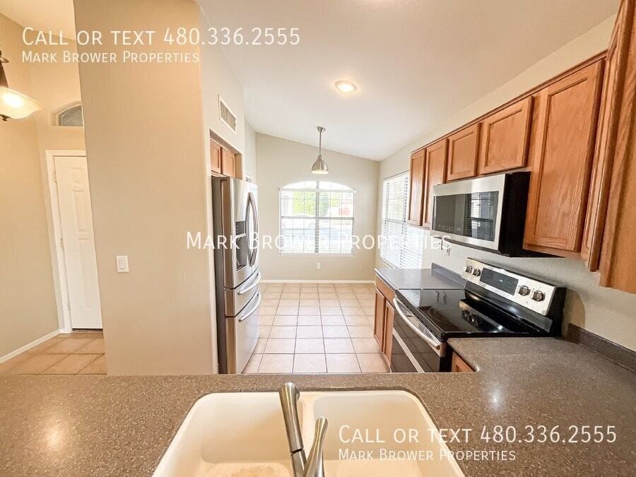 2041 E Rawhide St - Photo 5 of 32