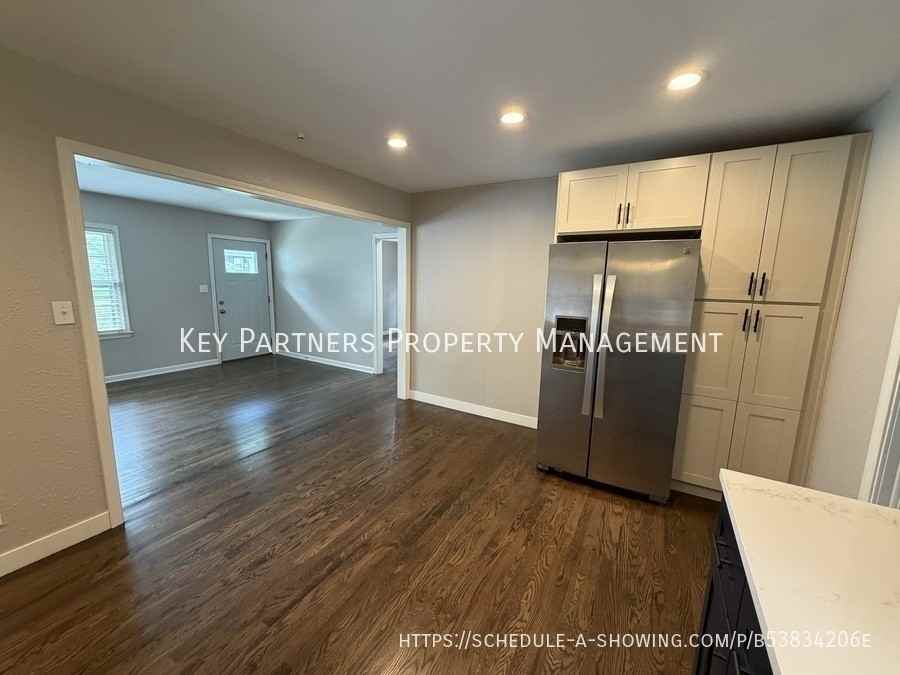 12208 W 64th St - Photo 5 of 15