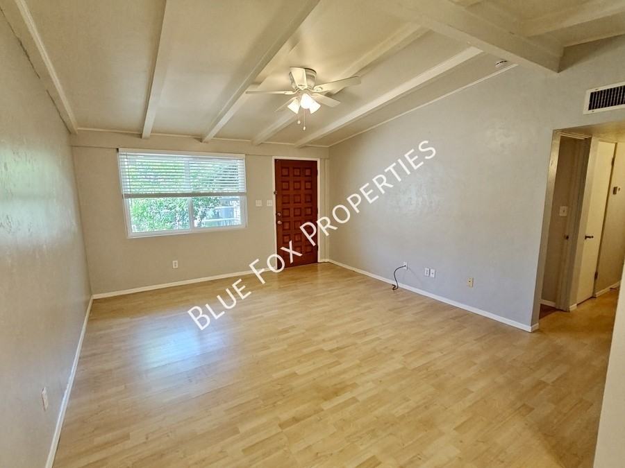 5901 N Oracle Rd #18 - Photo 5 of 20
