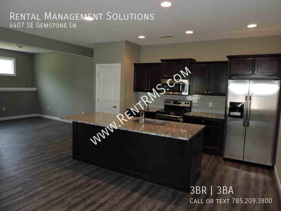 4407 Se Gemstone Ln - Photo 3 of 18