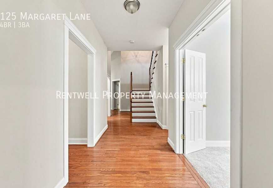 125 Margaret Ln - Photo 3 of 33