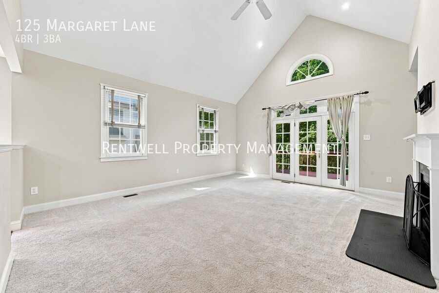 125 Margaret Ln - Photo 5 of 33