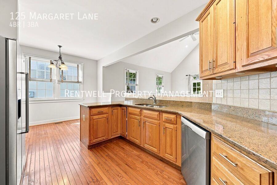 125 Margaret Ln - Photo 7 of 33