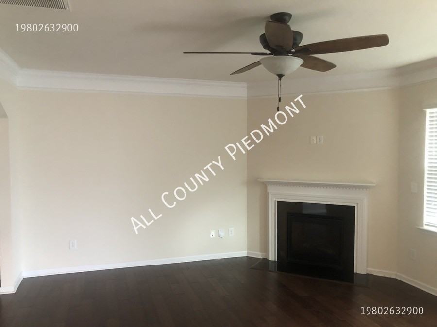 7711 Kelburn Ln - Photo 5 of 15