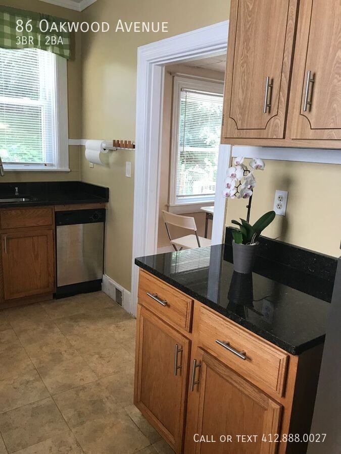 86 Oakwood Ave - Photo 2 of 14