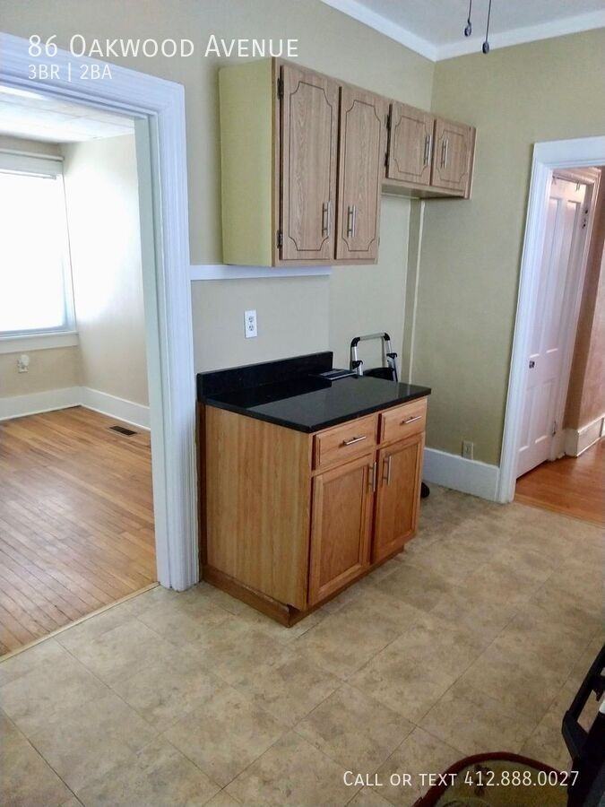 86 Oakwood Ave - Photo 4 of 14
