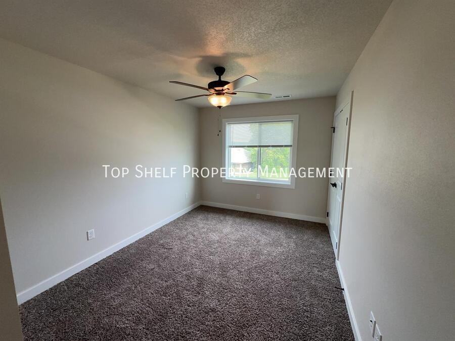 232 Bristlecone Dr - Photo 6 of 15