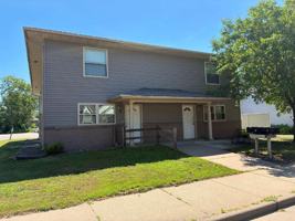 featured image of 221 10th Ave Apt 2 #Apt 2