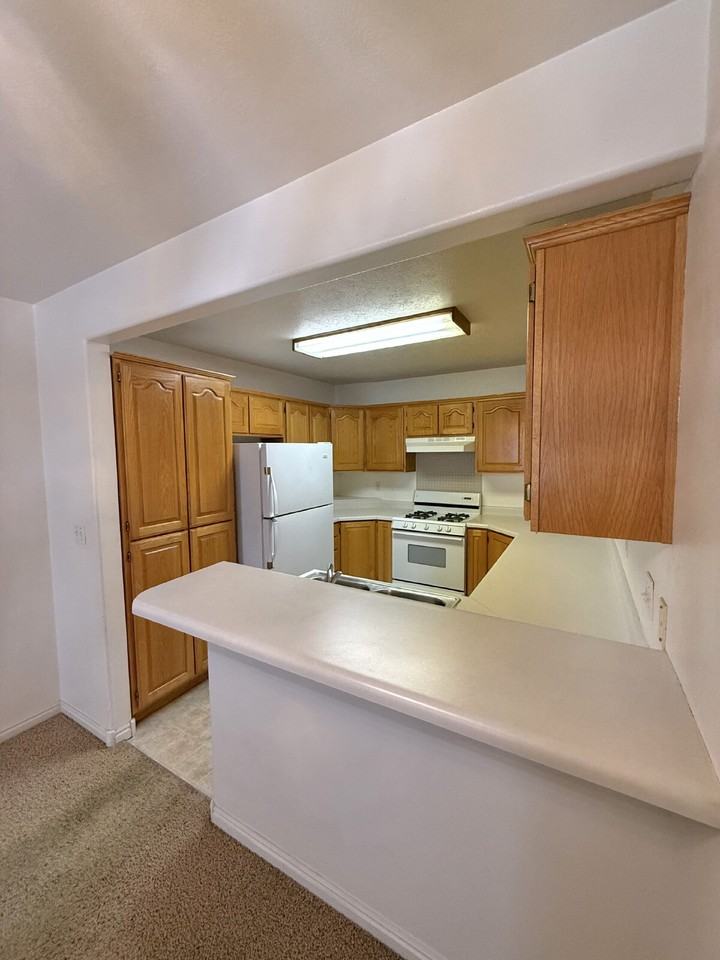 2605 E 700 N #4 - Photo 5 of 14
