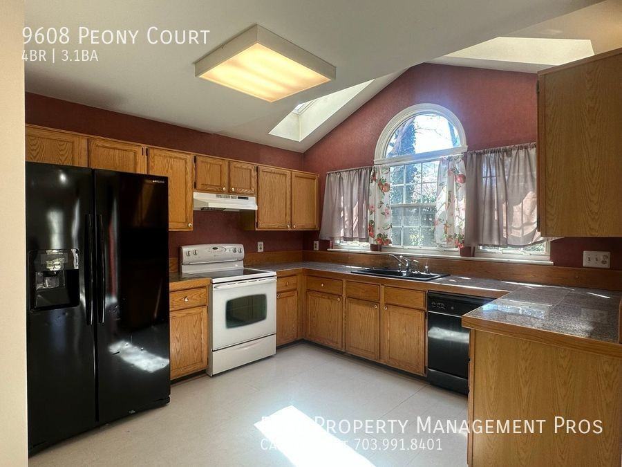 9608 Peony Ct - Photo 2 of 26