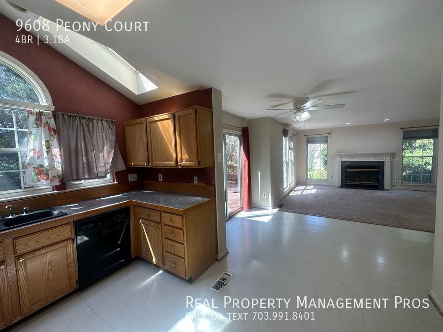 9608 Peony Ct - Photo 3 of 26