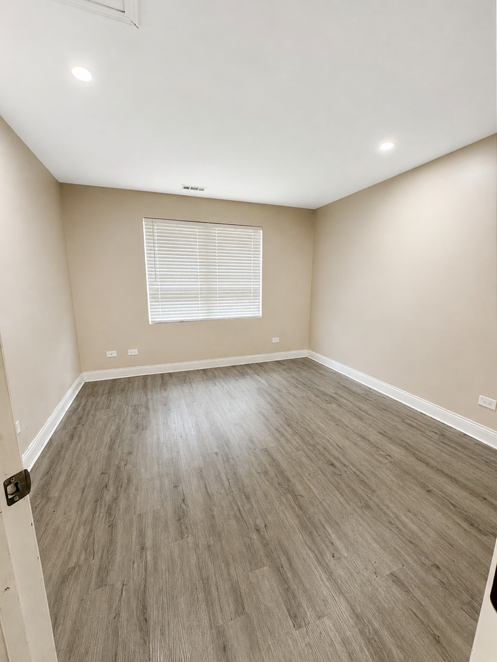 2824 Jackson Ave #C - Photo 7 of 8