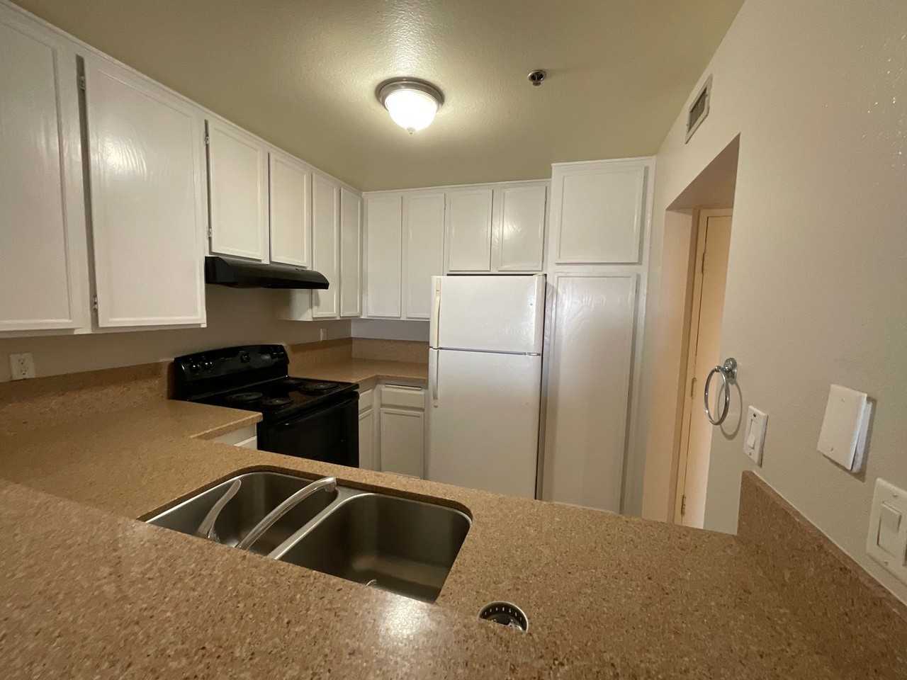 5985 Dandridge Ln #106 - Photo 6 of 32