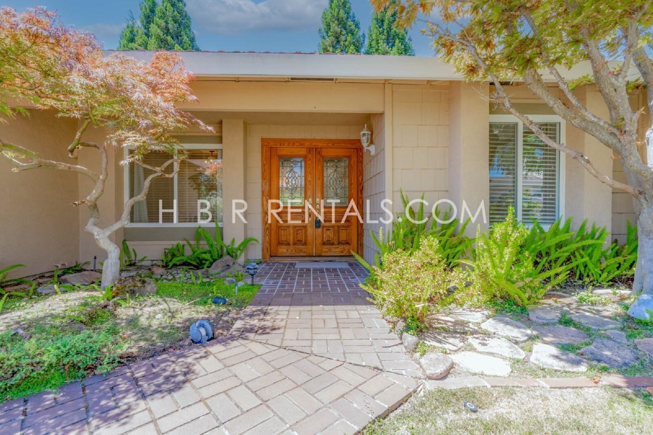 2865 Morgan Dr - Photo 4 of 48