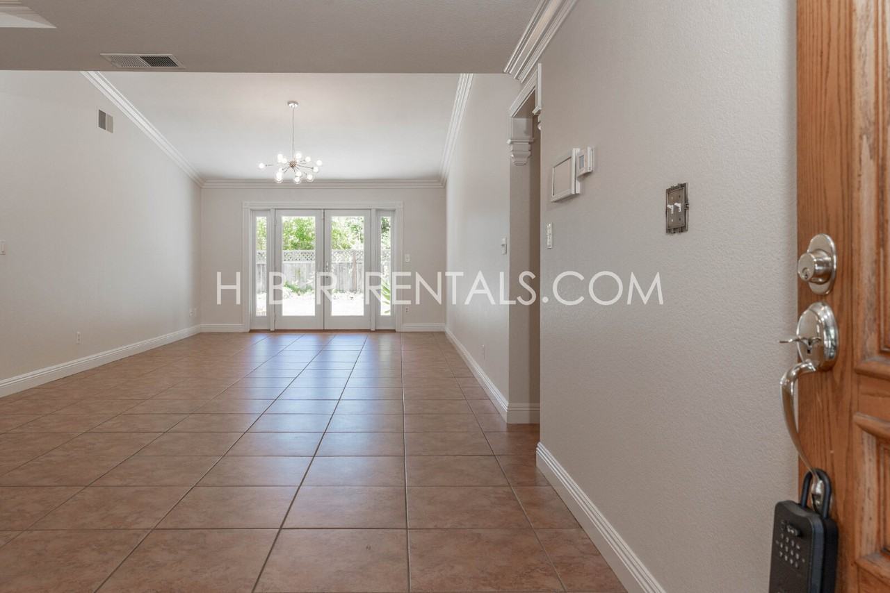 2865 Morgan Dr - Photo 5 of 48