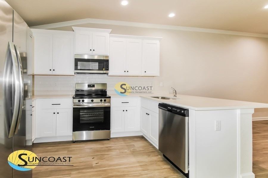 5953 W Oak Park Blvd - Photo 3 of 15