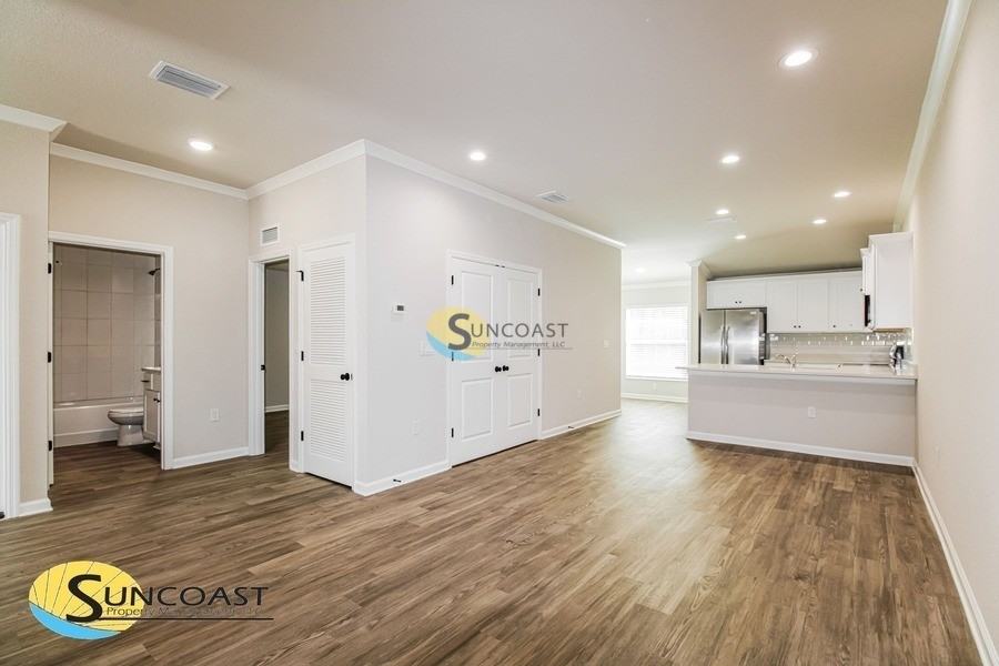 5953 W Oak Park Blvd - Photo 5 of 15