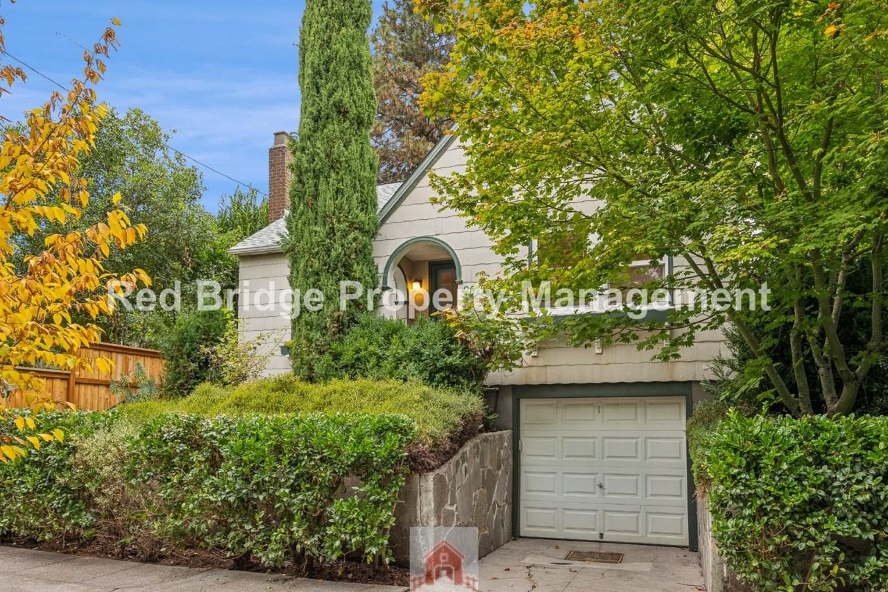 2619 Ne Flanders St - Photo 3 of 43