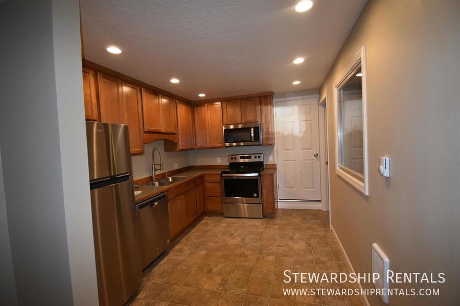 893 W 5th Ave #2 - Photo 3 of 23
