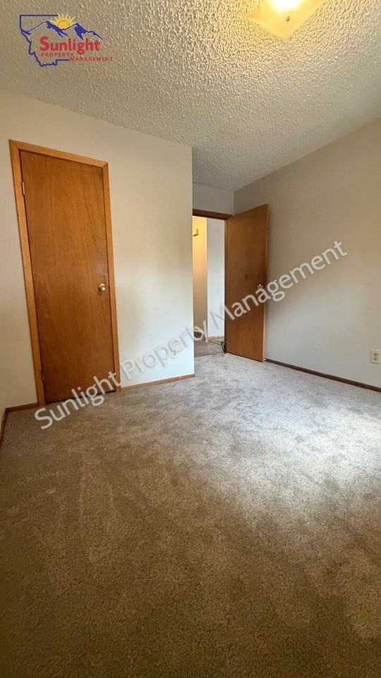 404 S 1st Ave - Photo 5 of 13