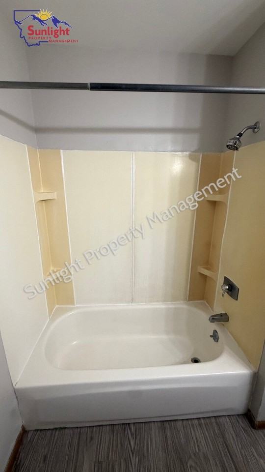 404 S 1st Ave - Photo 7 of 13