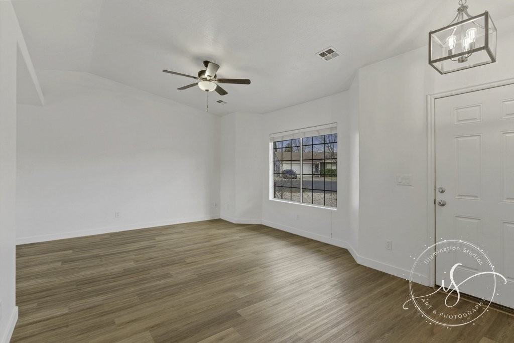 S 220 East Cir - Photo 2 of 12
