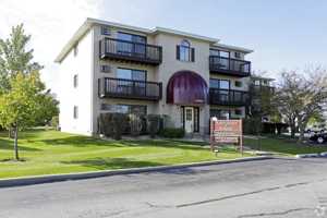 featured image of 8820 Cedarwood Dr #607
